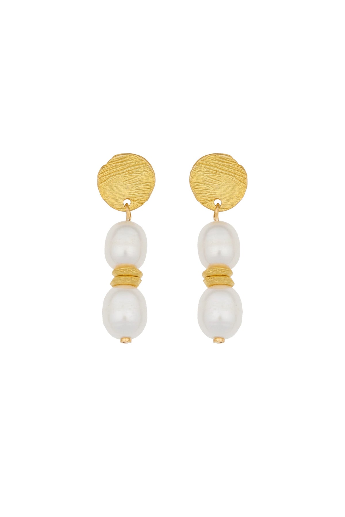 A single pearl drop earring worn close to the skin, famous pearls in history, Sofia Godinho