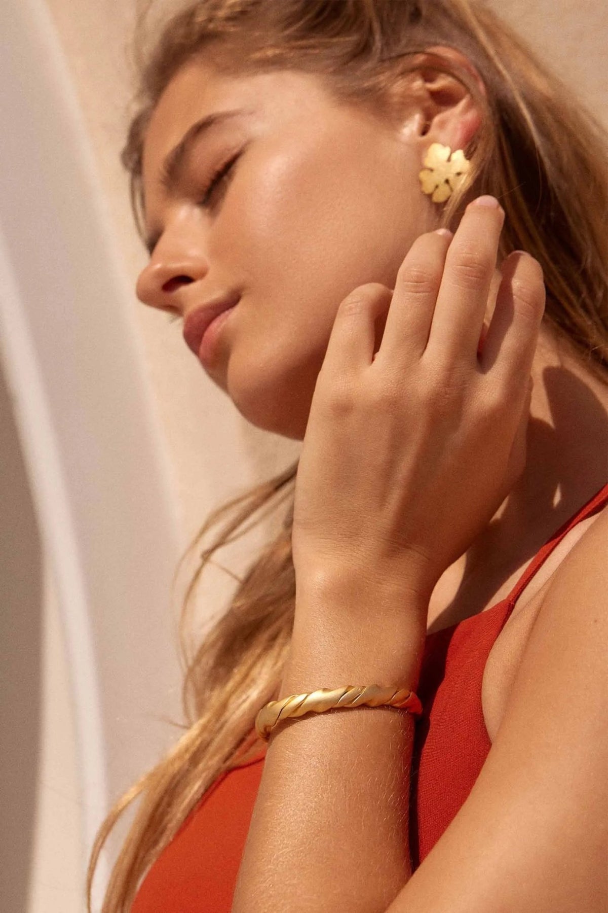 efeu bijoux 24K Gold Ivy Ohrringe | Stamped Leaf