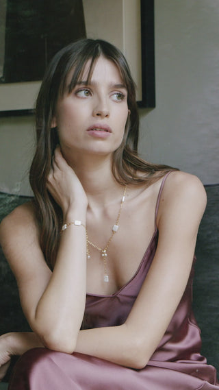 León Pearls Necklace styled in chic everyday look